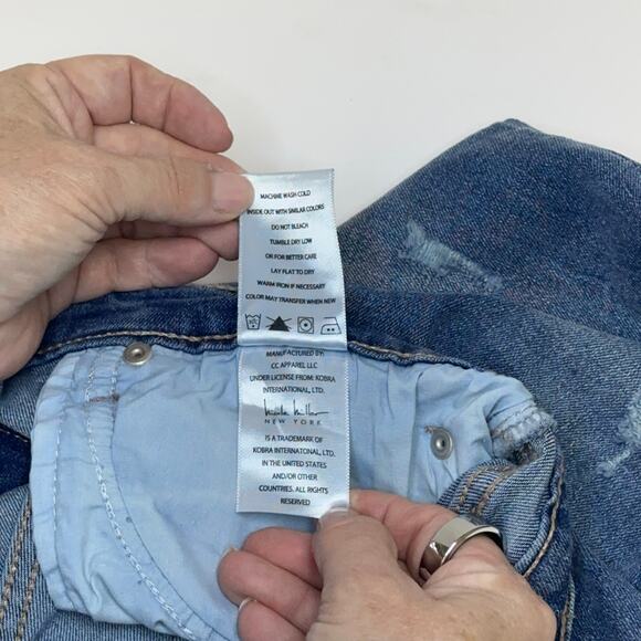 Nicole Miller New York - Women’s High-Rise Distressed Ankle Jeans - Size 8 - Picture 9 of 9